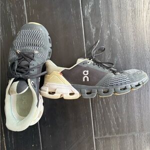 ON Cloud running Shoe - Black with Light Green Accent